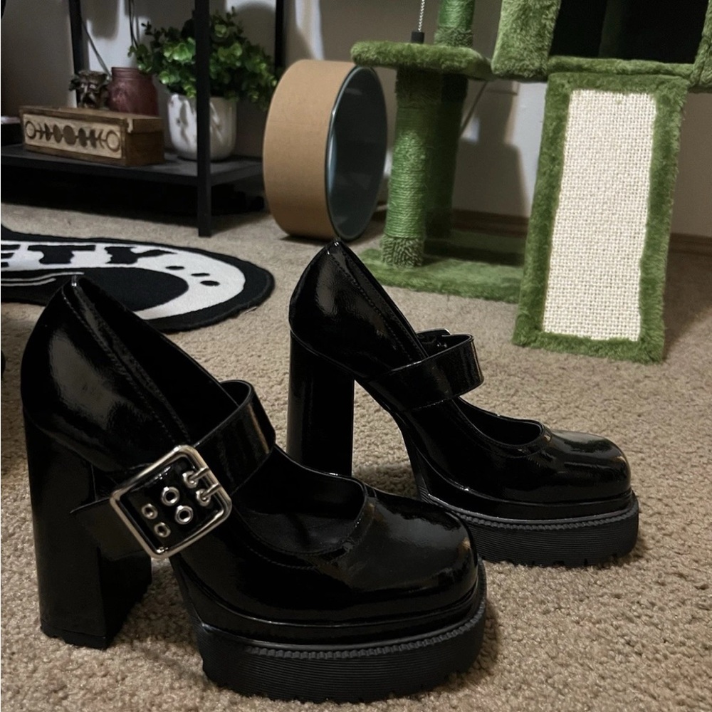 Forever 21 Black Chunky Heels